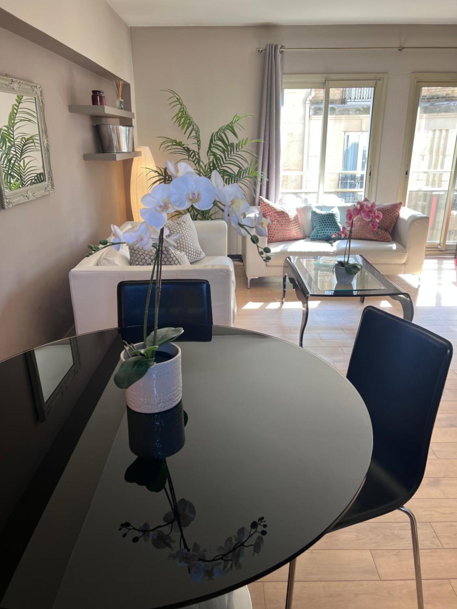 Your Parisian Hideaway - Entire Apartment Экстерьер фото