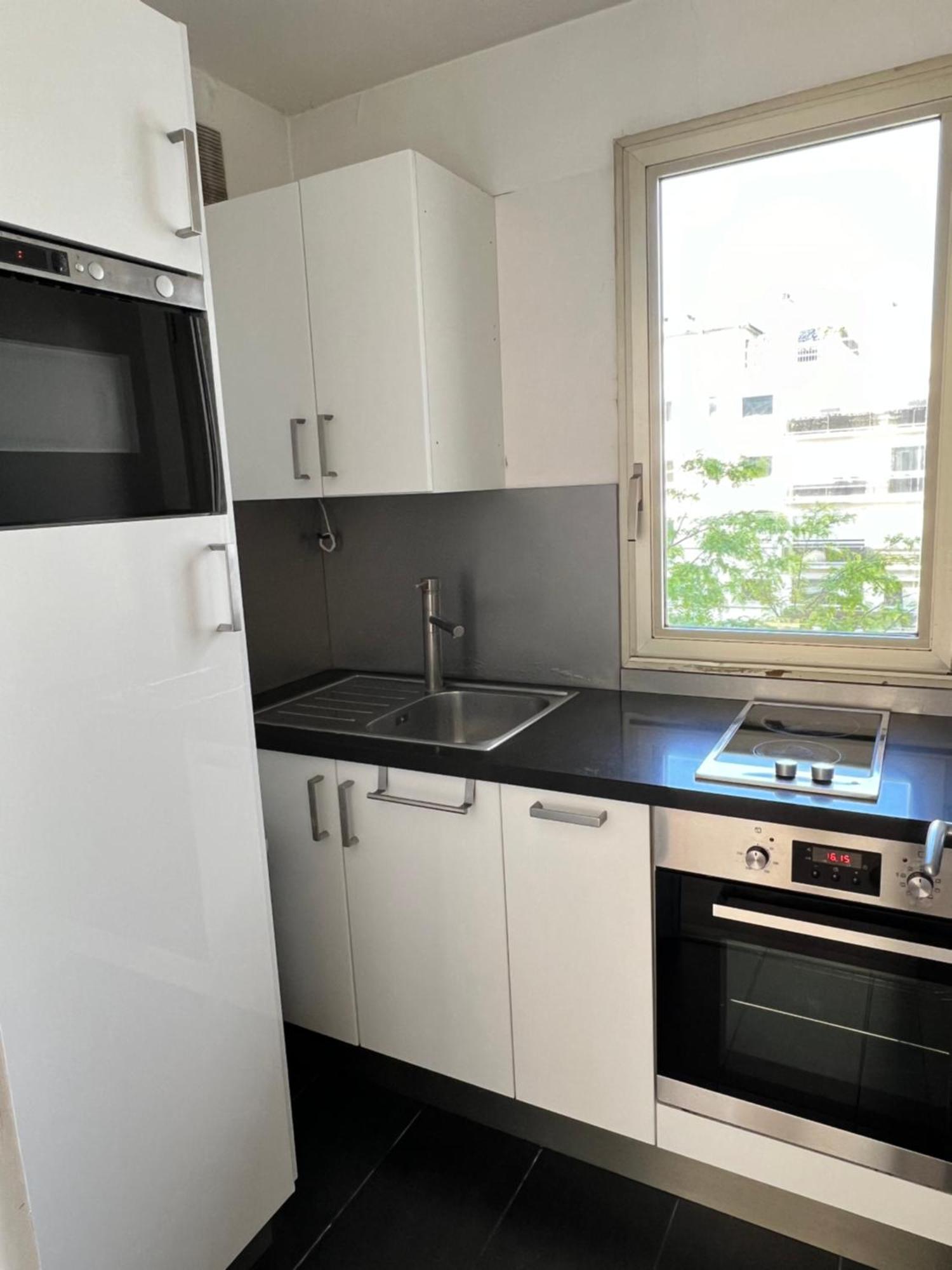 Your Parisian Hideaway - Entire Apartment Экстерьер фото