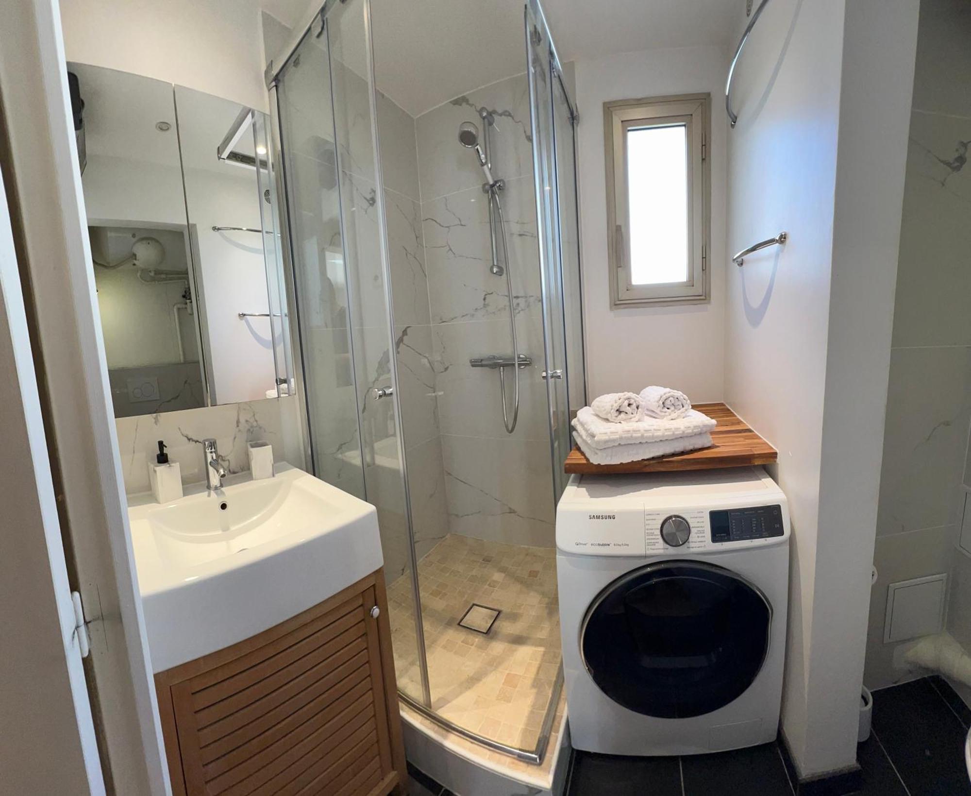 Your Parisian Hideaway - Entire Apartment Экстерьер фото