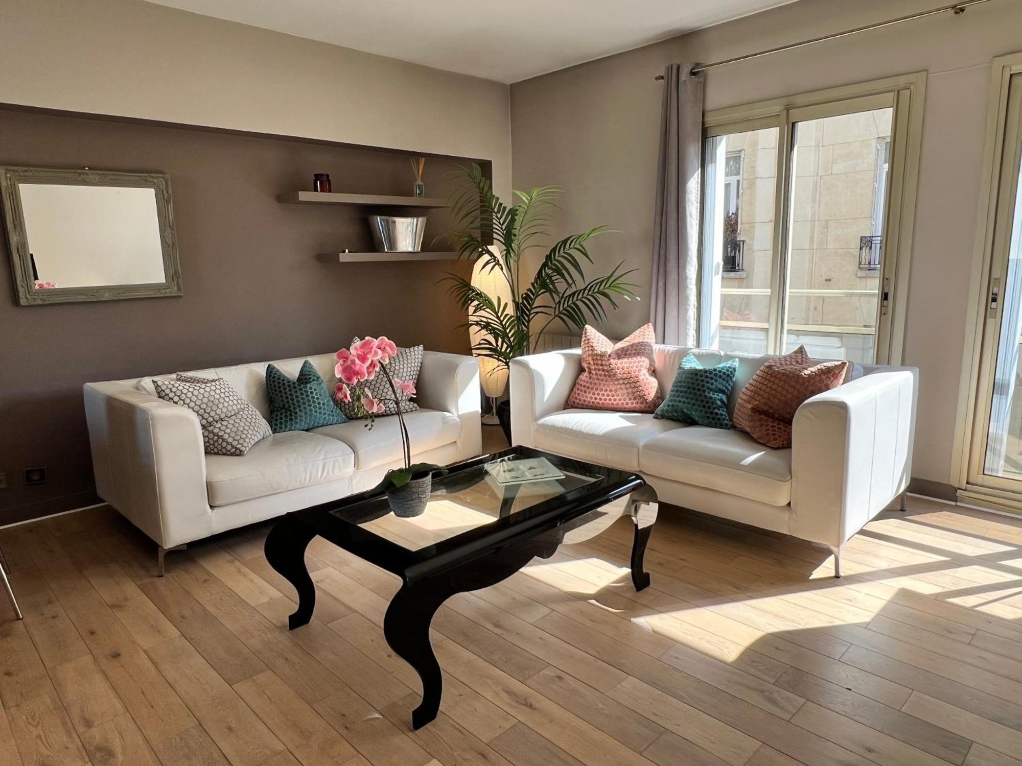 Your Parisian Hideaway - Entire Apartment Экстерьер фото